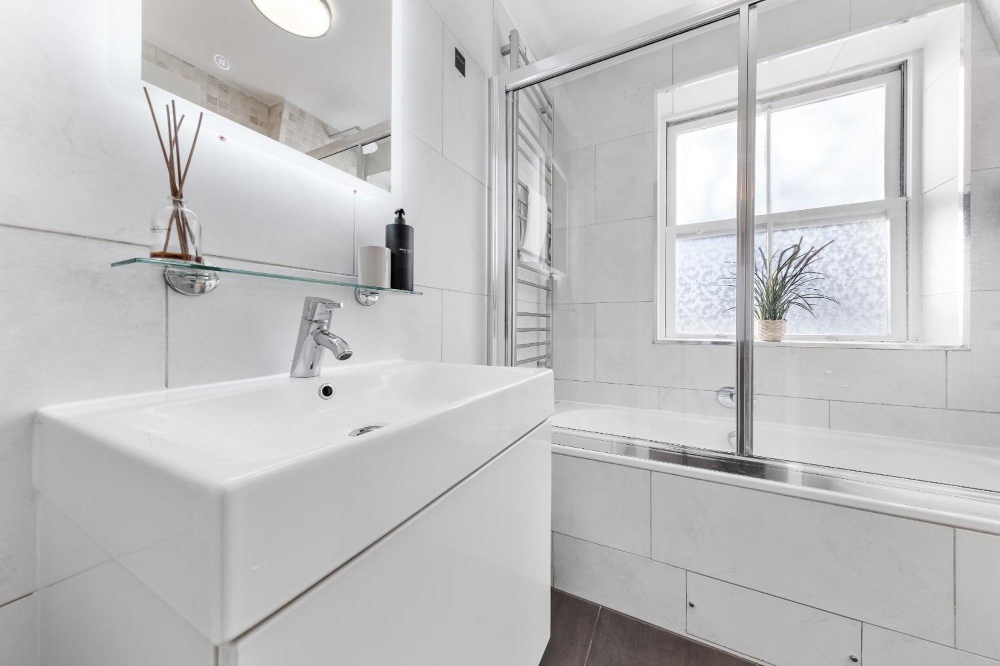 Charming Apartment By Hyde Park ลอนดอน ภายนอก รูปภาพ